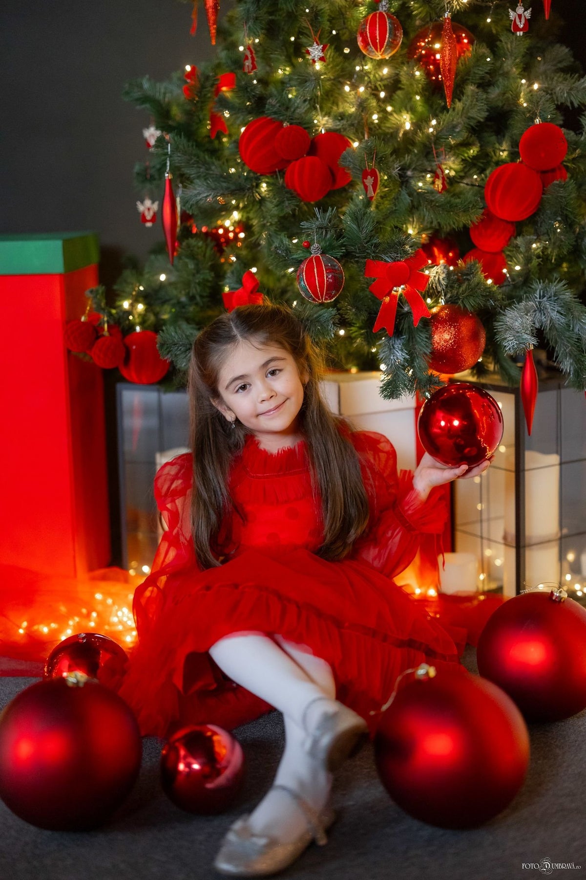 Rochie Roșie Festivă de Crăciun pentru Fetițe – Eleganță de Iarnă