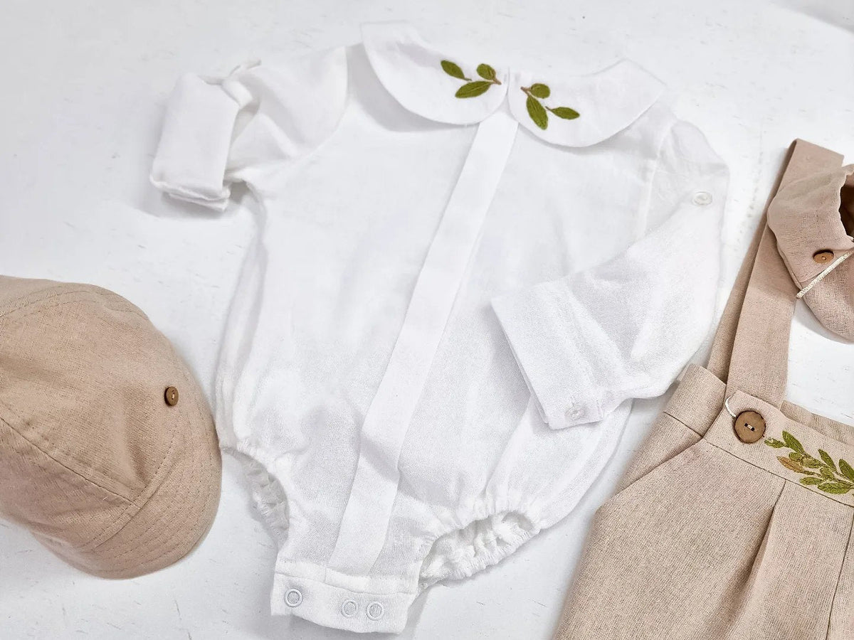 Costumaș botez pentru băieți Oliver Beige Lino Touch