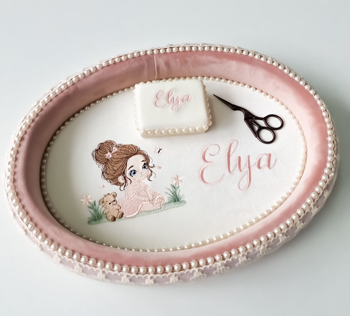 Set aniversar Velvet Elya-Tavita mot Fetite