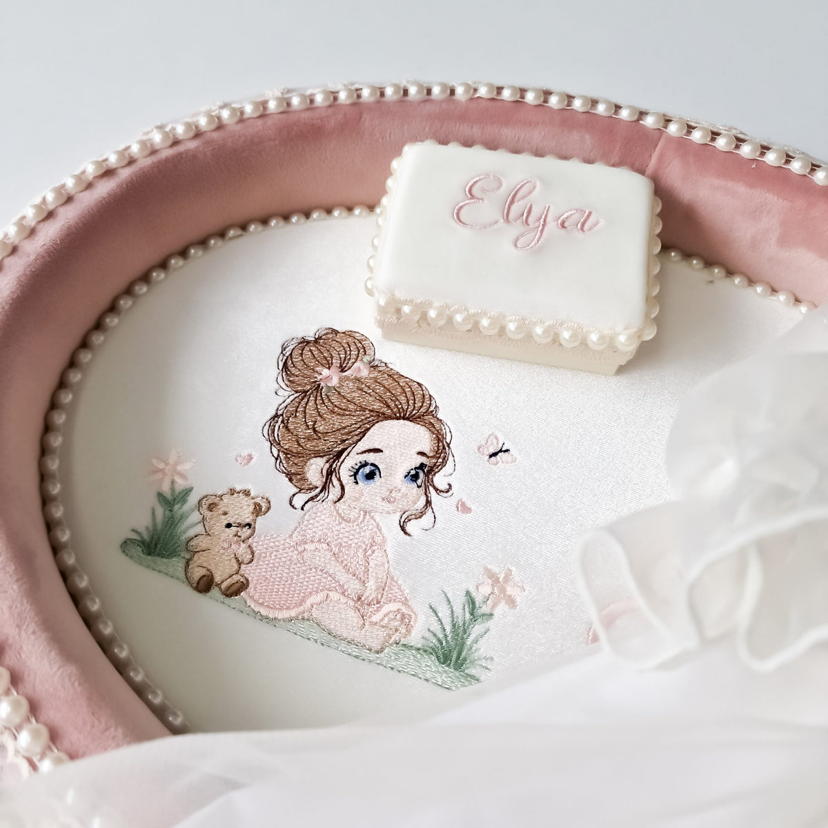 Set aniversar Velvet Elya-Tavita mot Fetite