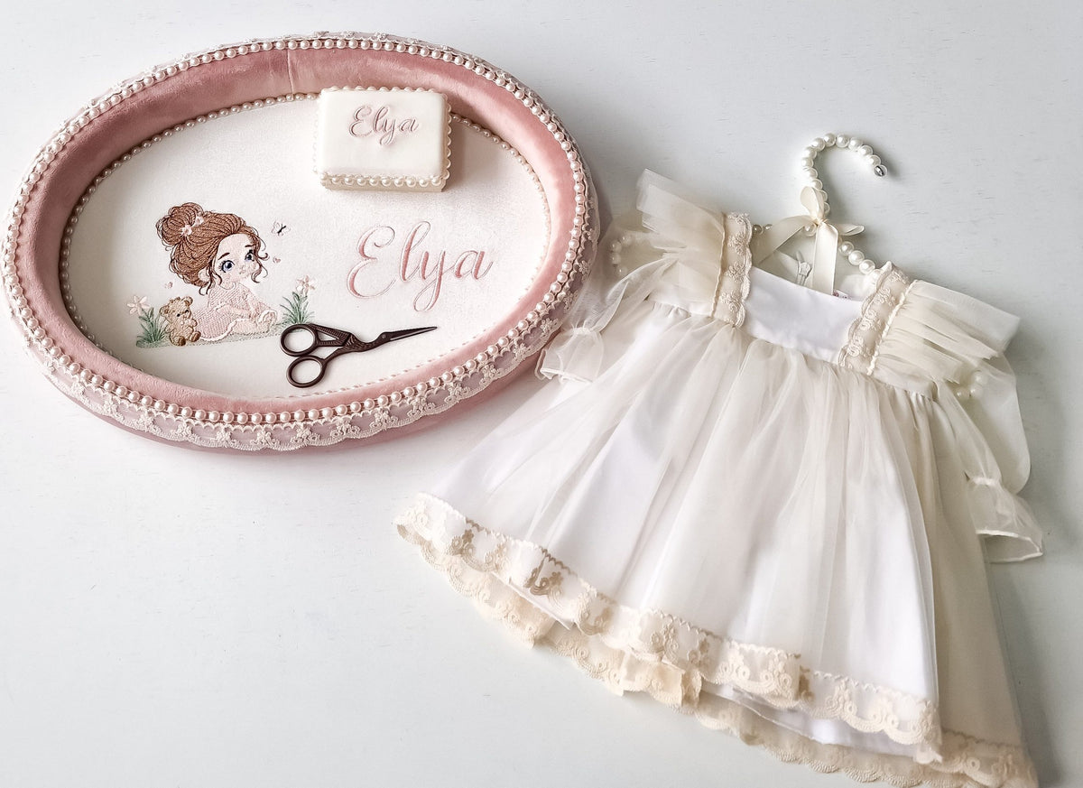 Set Aniversar Personalizat 1 An - Rochita , Tăvița Moț și Accesorii Unice