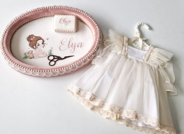 Set Aniversar Personalizat 1 An - Rochita , Tăvița Moț și Accesorii Unice