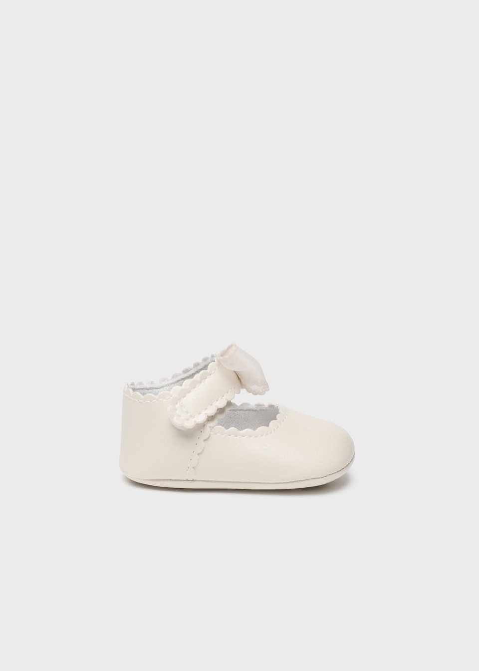 Pantofi botez fete cu floare Off-White