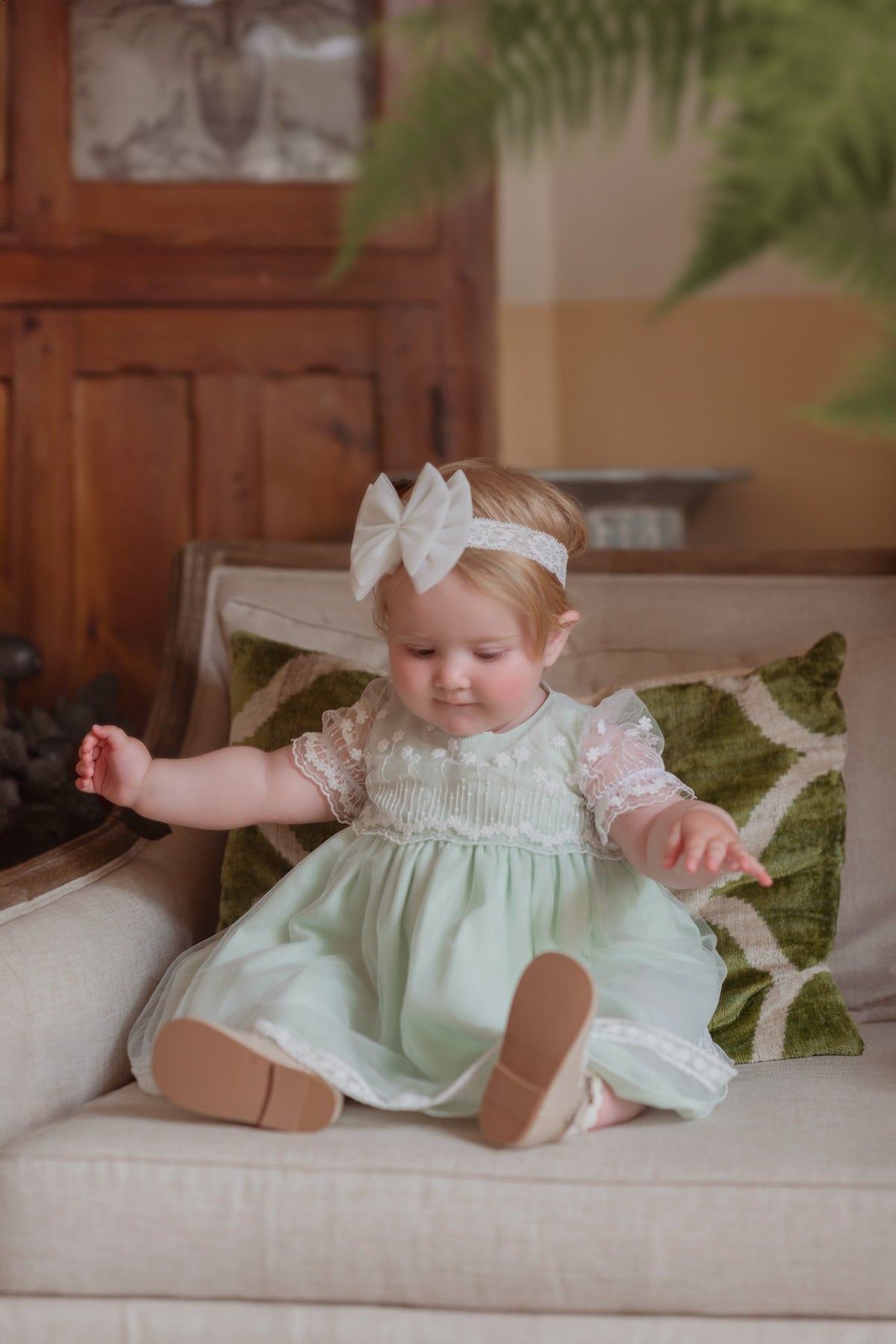 Rochiță verde menta botez Camille