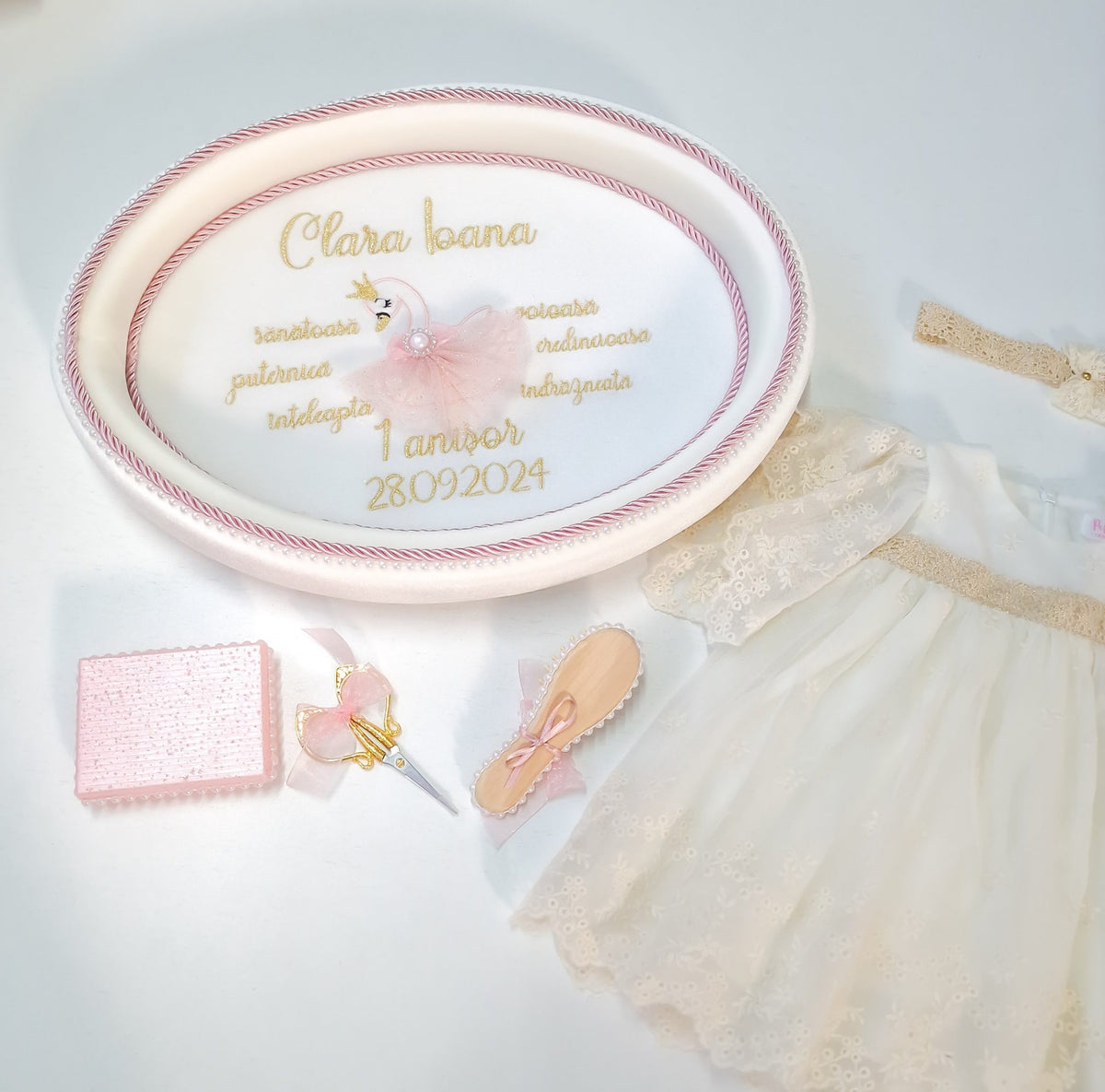 Set aniversar Velvet Swan-Tavita mot Fetite