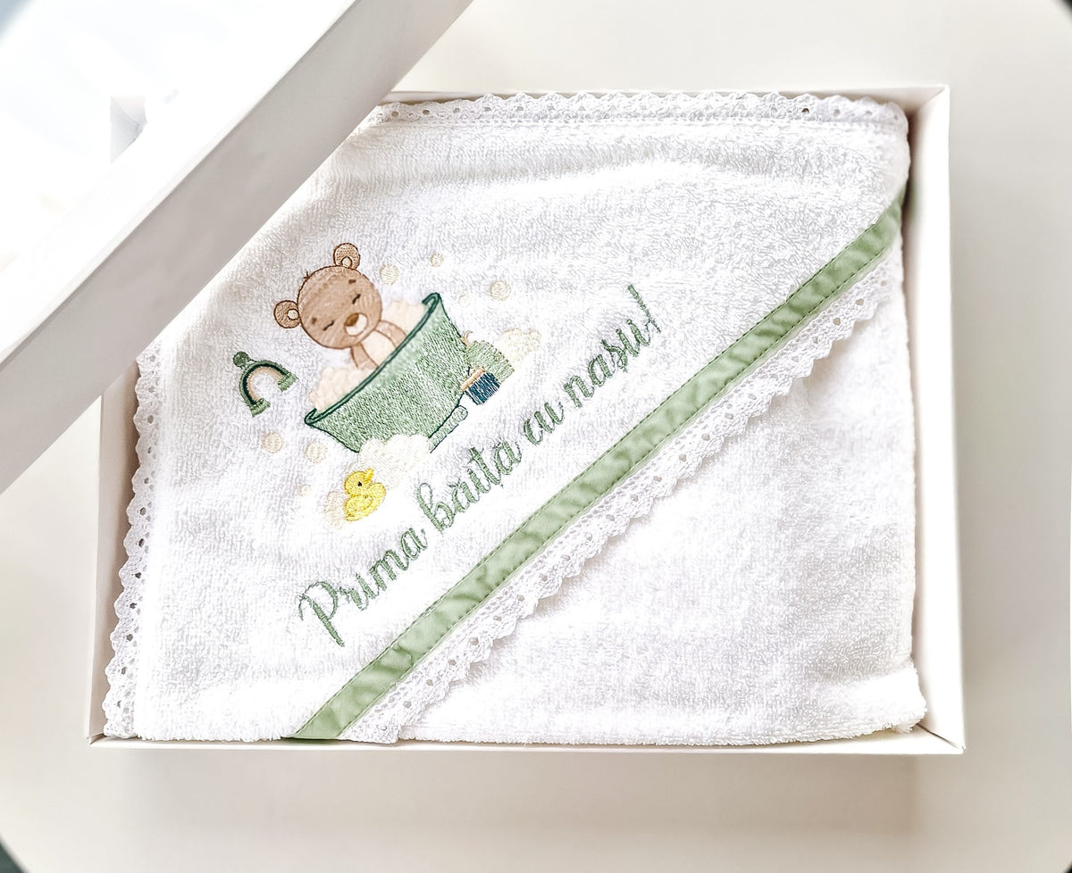 Prosop cu capișon personalizat pentru băieți "Prima baița cu nașii!" -Green