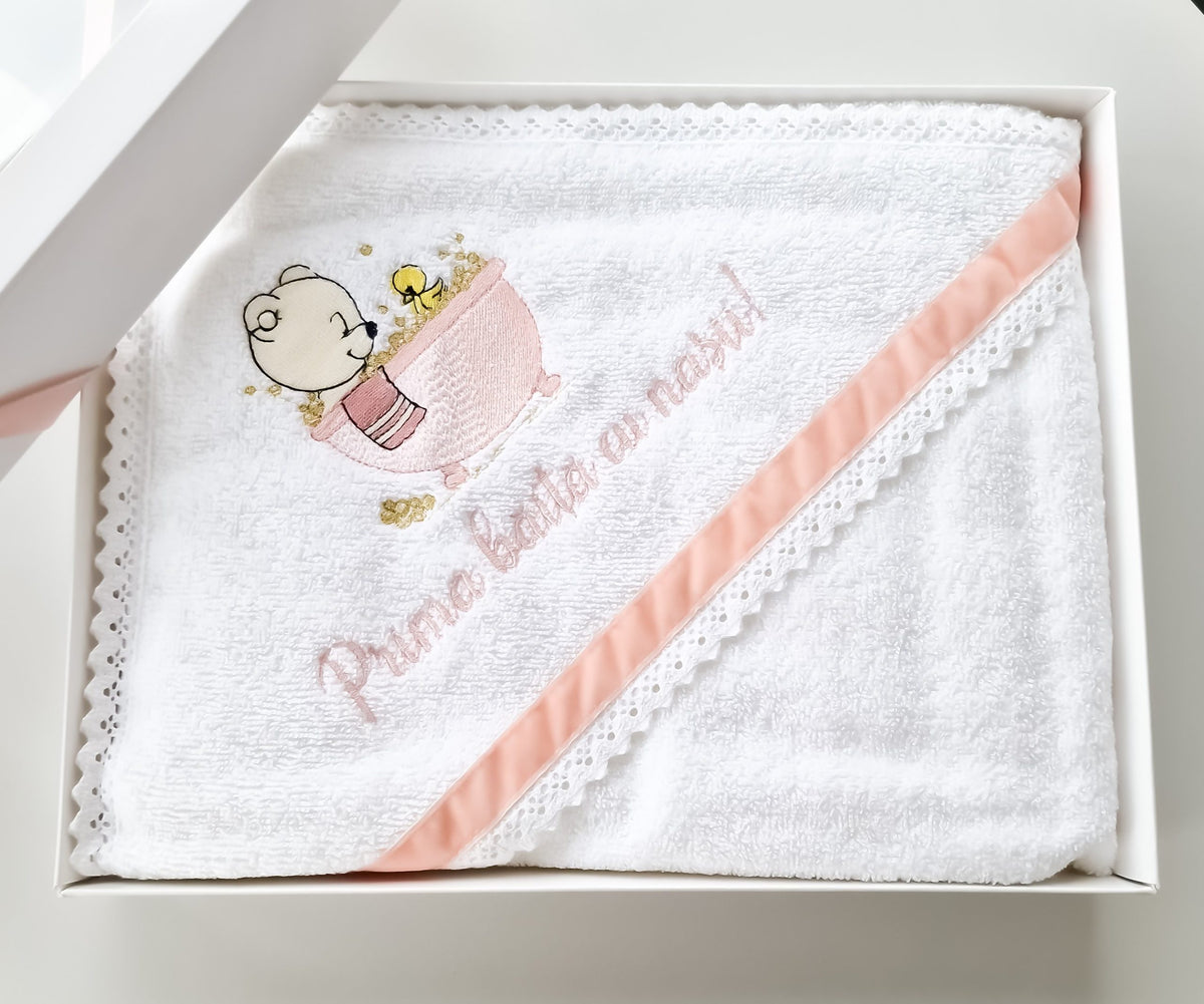 Prosop cu capișon personalizat pentru fetițe "Prima baița cu nașii!" -Rossa