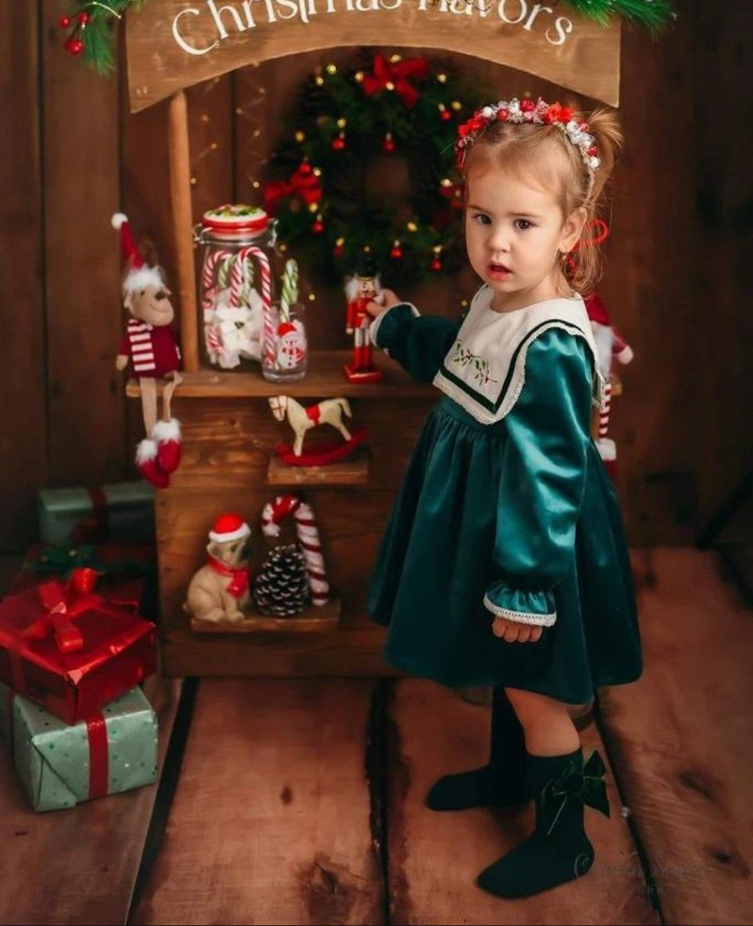 Rochie Crăciun Vintage din Catifea Verde cu Motive de Sărbătoare – Green