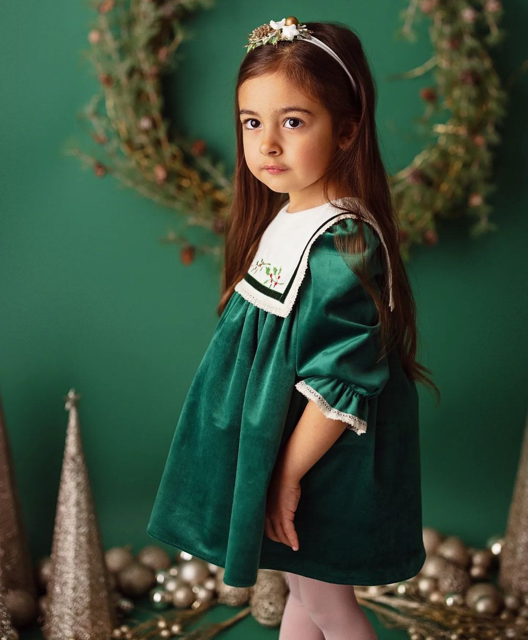 Rochie Crăciun Vintage din Catifea Verde cu Motive de Sărbătoare – Retro și Chic