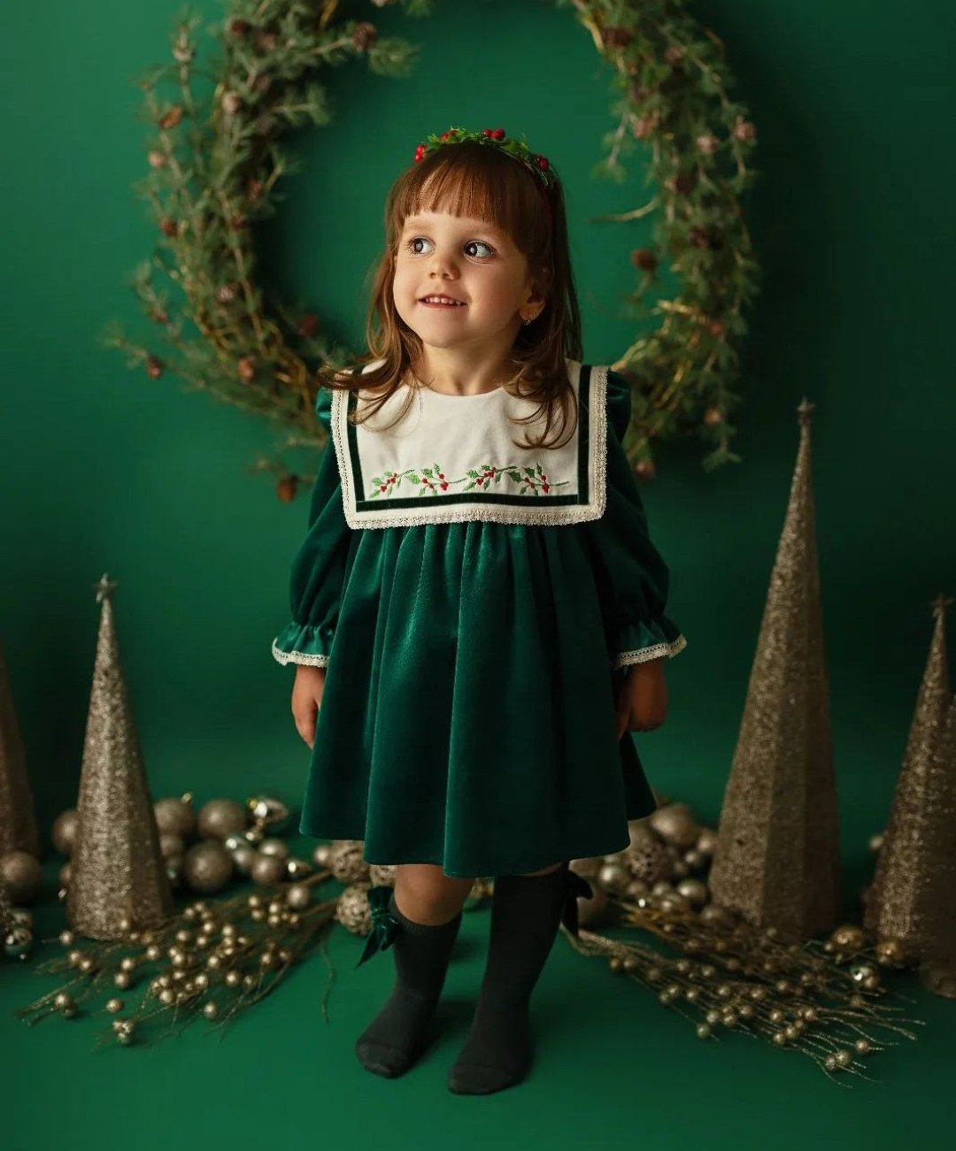 Rochie Crăciun Vintage din Catifea Verde cu Motive de Sărbătoare – Retro și Chic