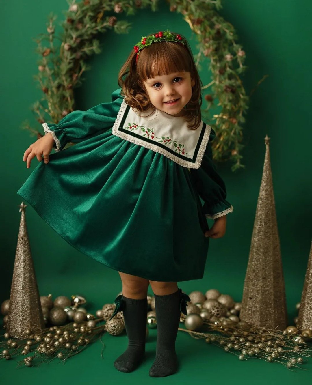 Rochie Crăciun Vintage din Catifea Verde cu Motive de Sărbătoare – Retro și Chic