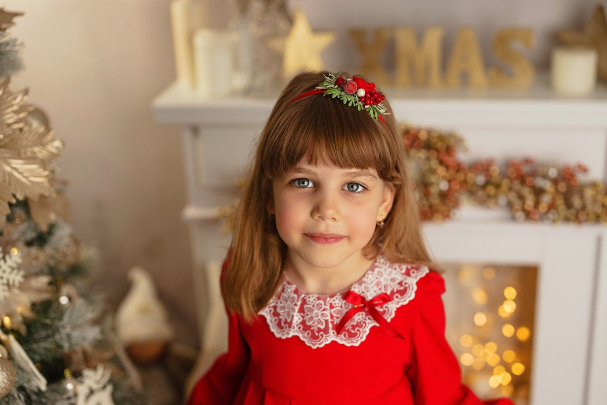 Rochie de Crăciun Roșie cu Danteluță – Strălucire Festivă