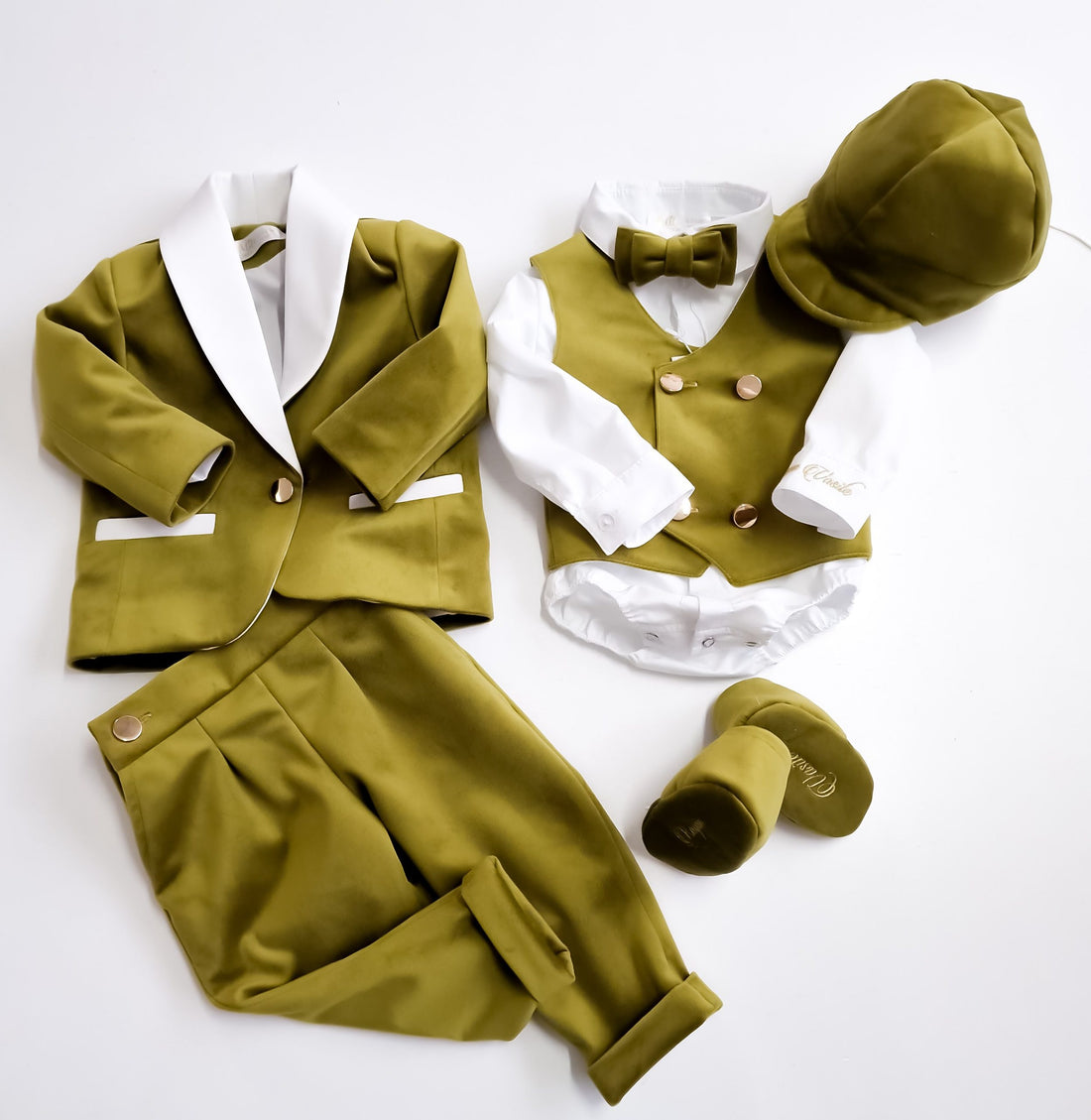 Costumaș botez pentru băieți Verde Fistic - Sabin Velvet Touch