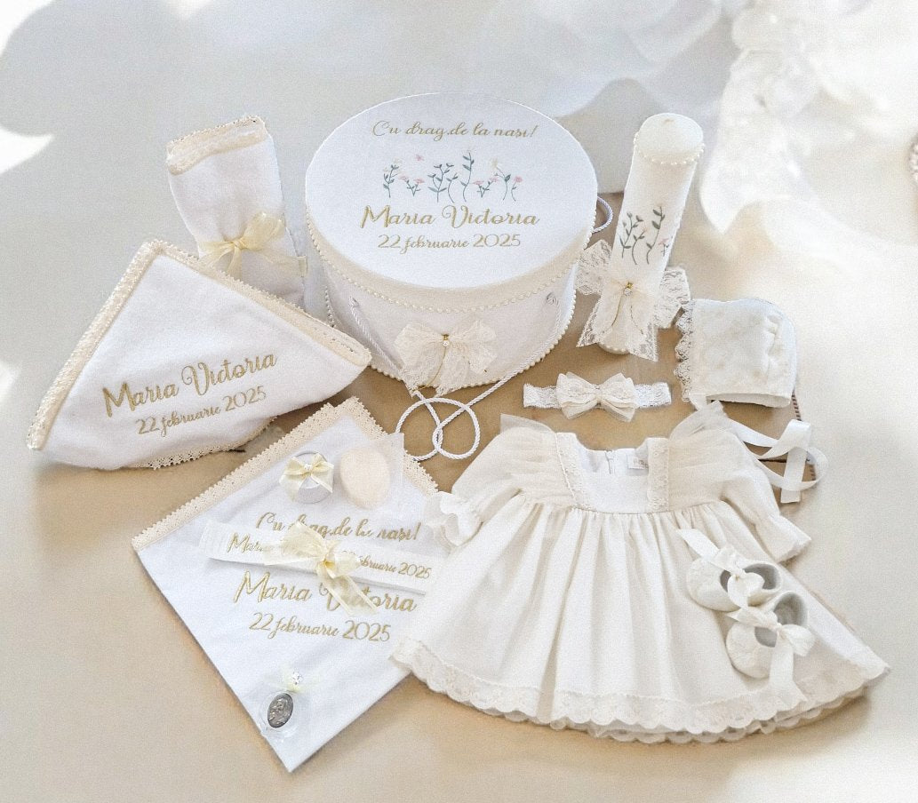 Set complet botez fetiță- Rochiță botez + Trusou + Lumanare -tematica Flori de Primăvară
