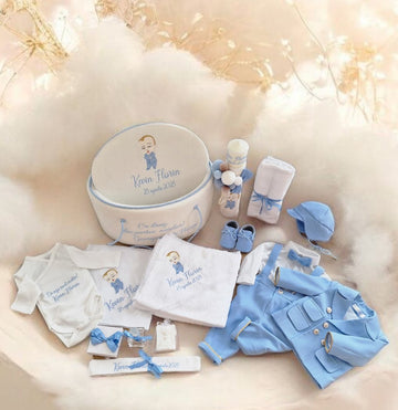 Set complet botez băieți Baby Boss- Costum botez + Trusou + Lumanare