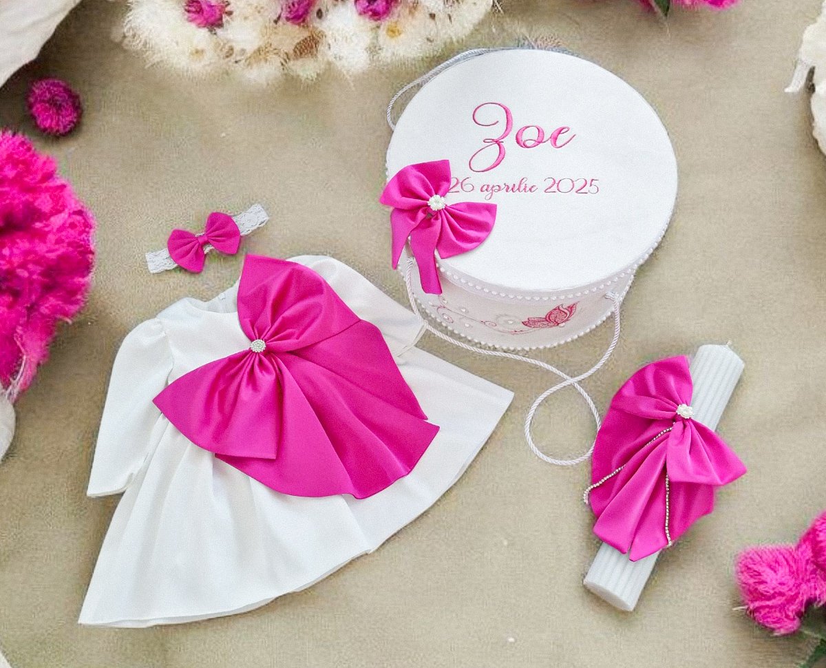 Set complet botez fetiță- Rochiță botez + Trusou + Lumanare -Fundă Supradimensionată Fuxia
