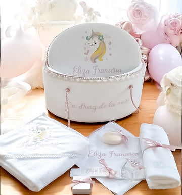 Trusou botez fetiță personalizat – tematică Unicorn, elegant și complet