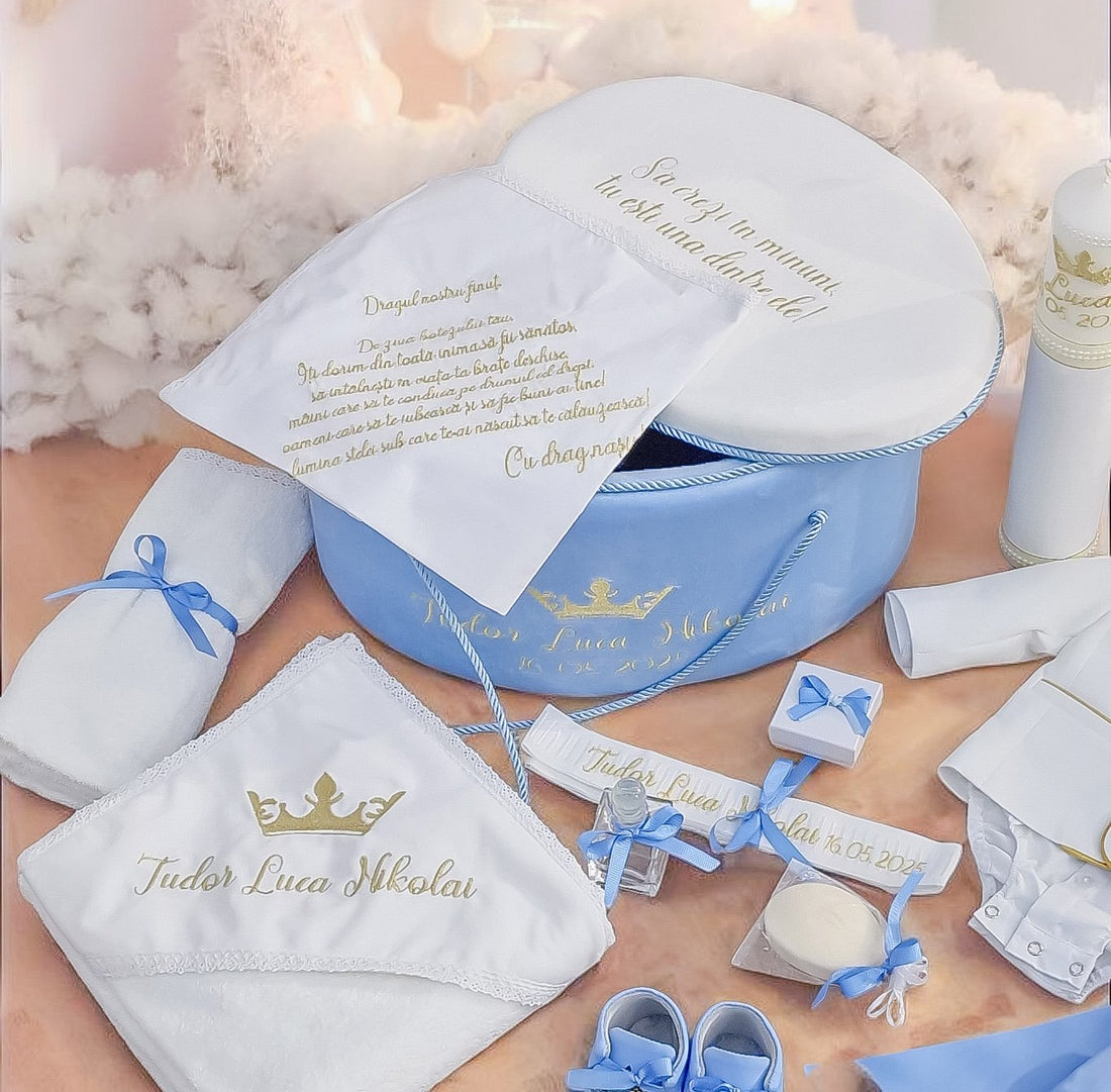 Set complet botez băieți Little KING- Costum botez + Trusou + Lumanare