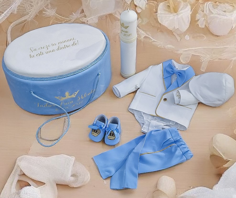 Set complet botez băieți Little KING- Costum botez + Trusou + Lumanare