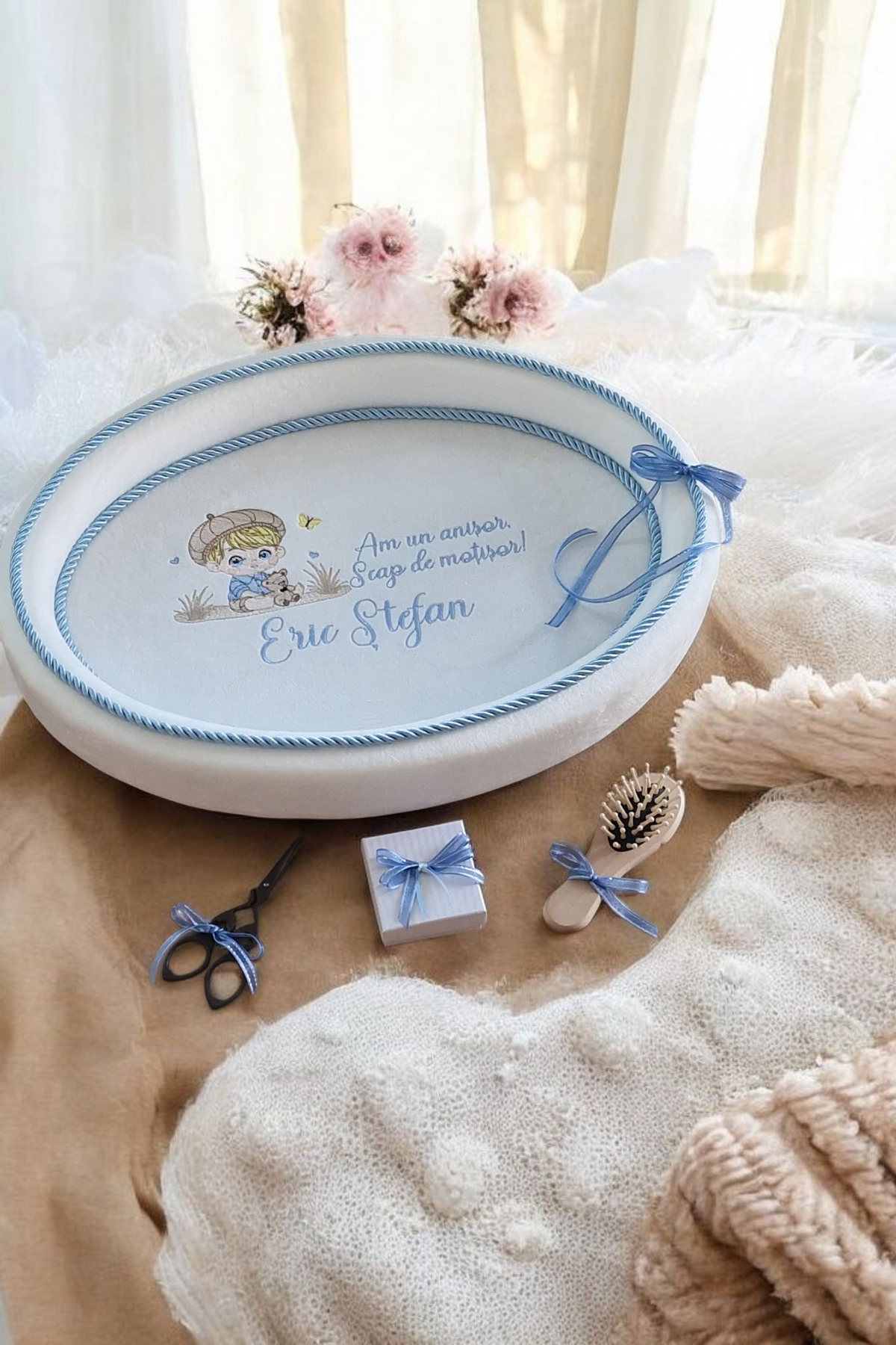 Set tăviță de moț aniversară băiețel personalizată – perie, forfecuță, cutiuță