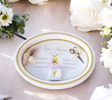 Set tăviță de moț aniversară fetiță personalizată – perie, forfecuță, cutiuță tematica Albinuța Petite Coquette