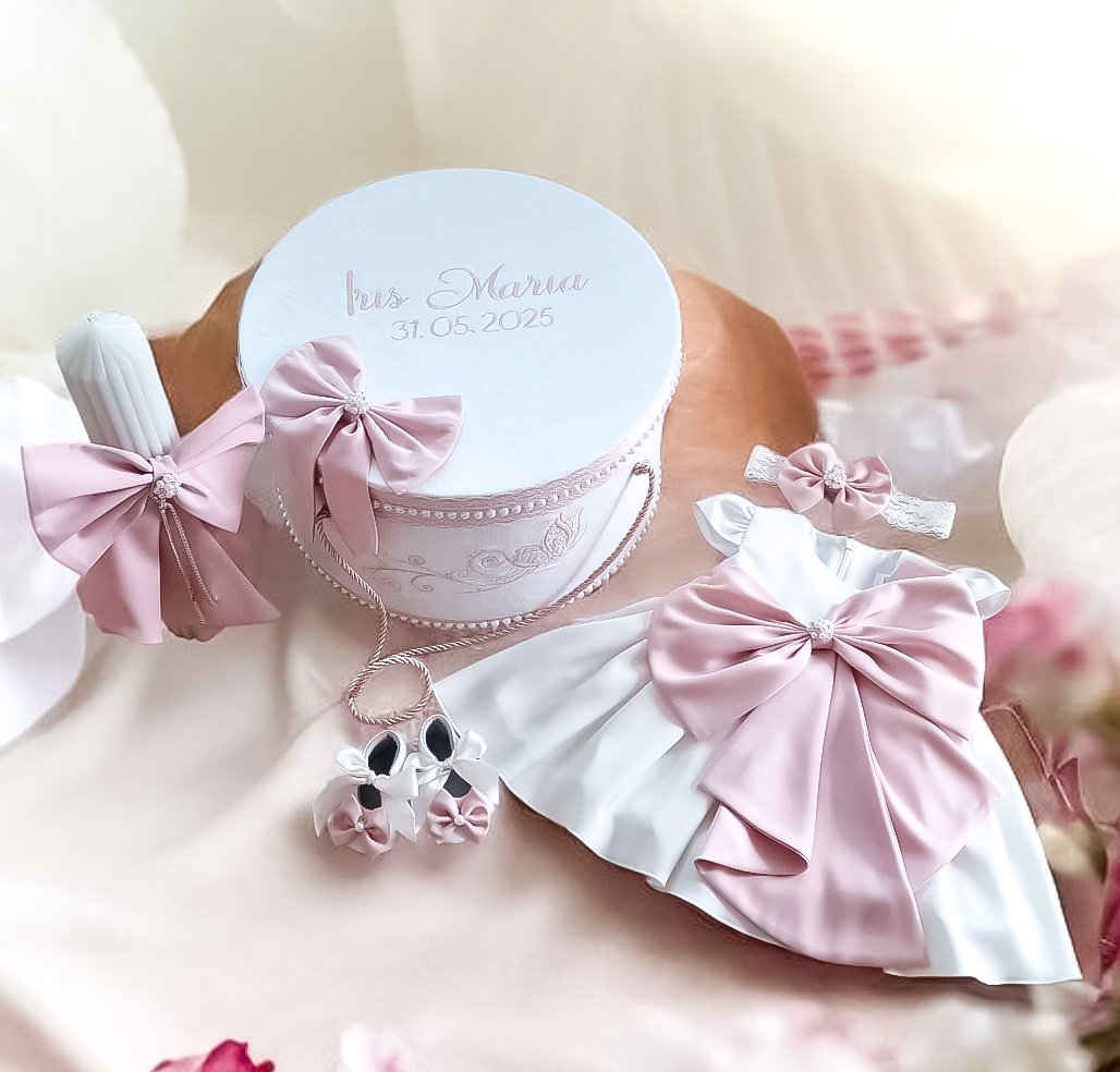 Set complet botez fetiță- Rochiță botez + Trusou + Lumanare -Fundă Supradimensionată Roz Pudră
