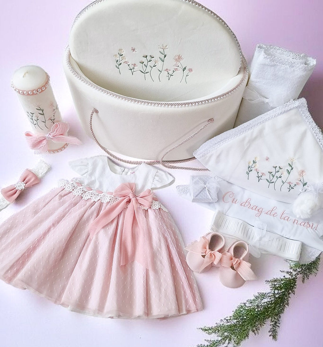 Set Complet Botez Fetiță  Rochita Constance +Trusou+Lumanare