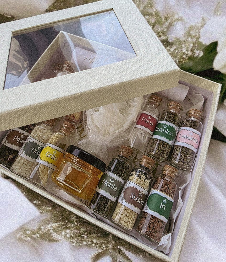 Set mirodenii pentru prima băiță cu nașii in cutie ivoire