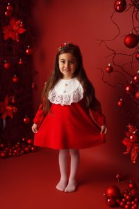 Rochie Crăciun Roșie cu Detalii din Dantelă – Eleganță de Sărbători