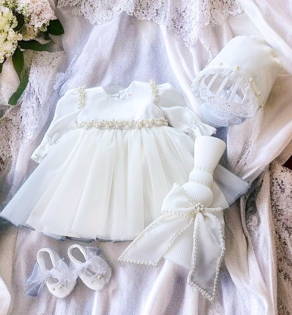 Rochița de botez ivoire cu aplicații  de perle – Noelle