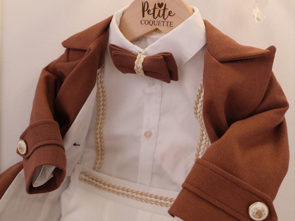 Costumaș botez alb/maro pentru băieți Aaron -Signature Collection