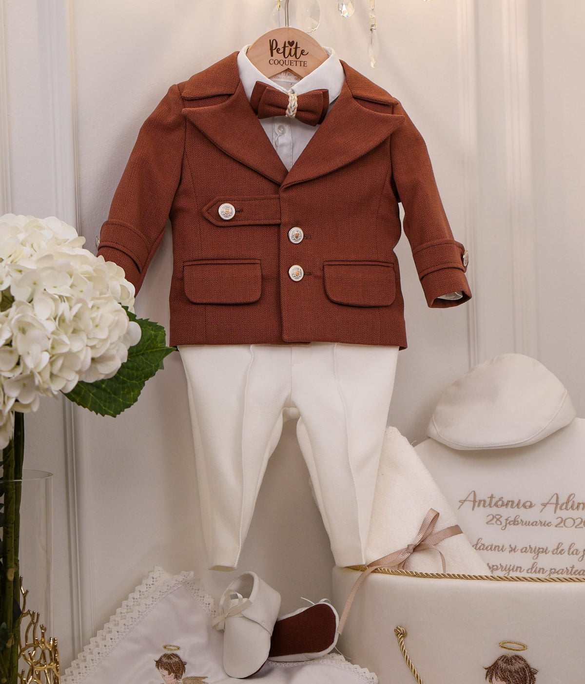 Costumaș botez alb/maro pentru băieți Aaron -Signature Collection