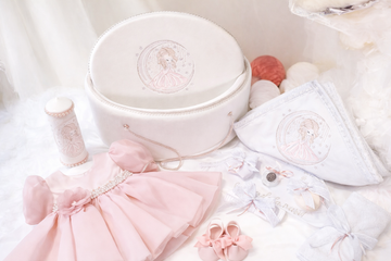 Set Complet Botez Fetiță Rochita Ariel Roz Pudra+Trusou+Lumanare