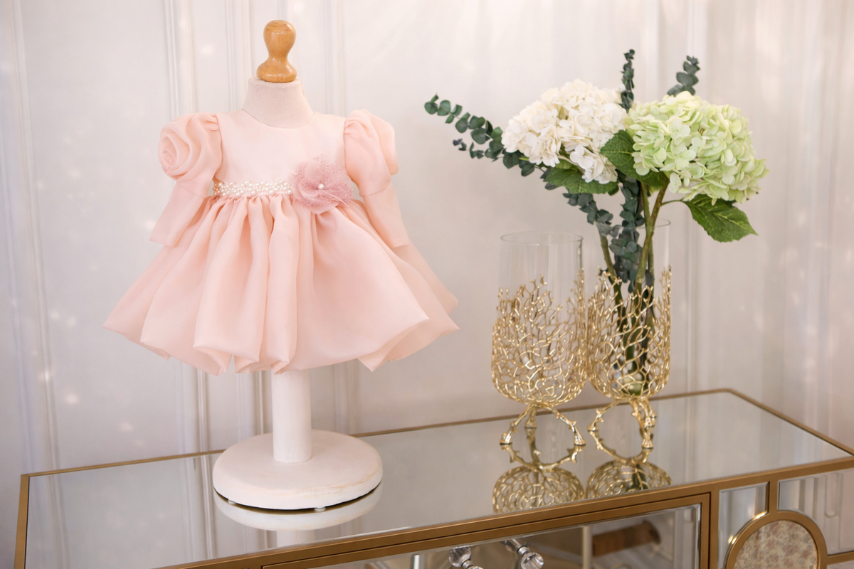 Rochiță din organza roz pudră de botez Ariel