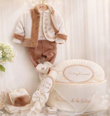 Set botez băiat tradițional – costum popular bebeluș + trusou botez personalizat+lumanare