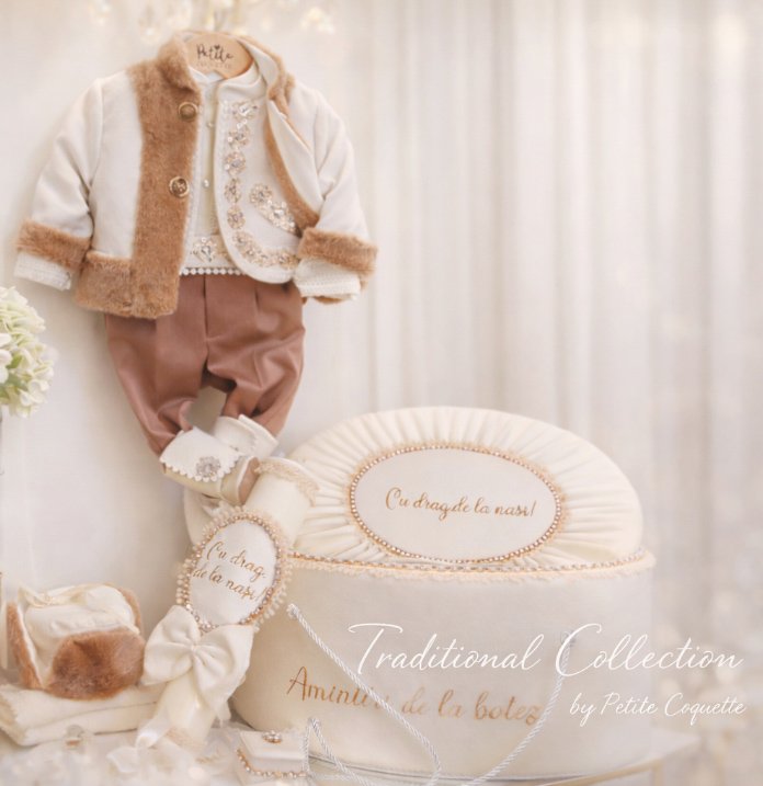 Set botez băiat tradițional – costum popular bebeluș + trusou botez personalizat+lumanare
