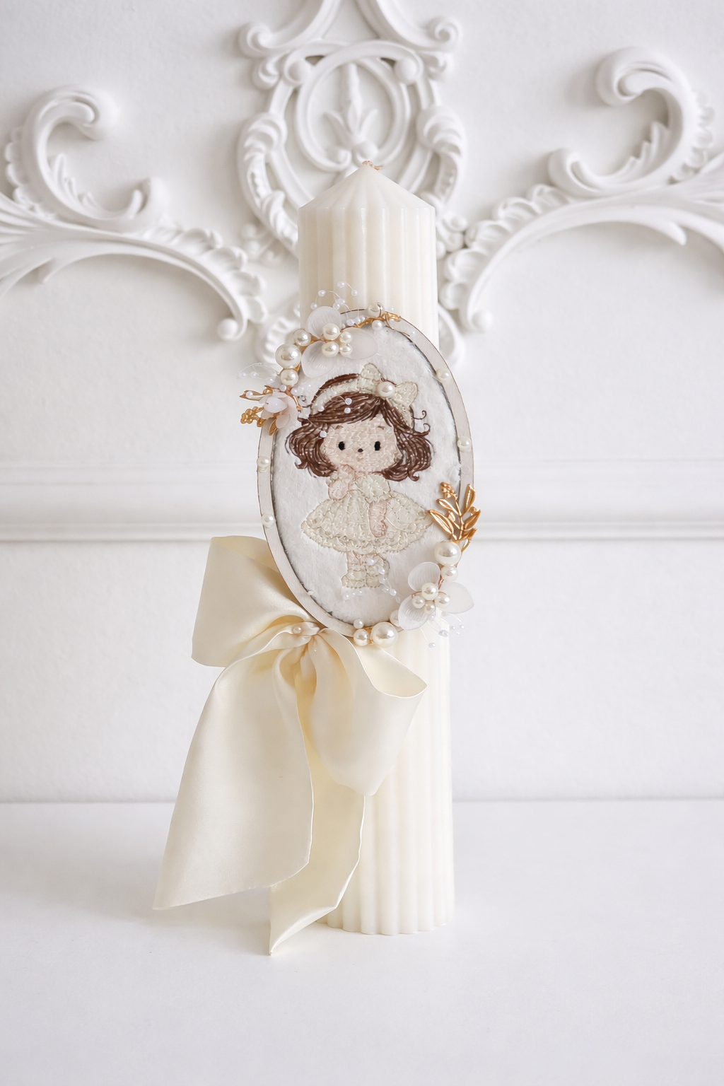 Set de botez fetita Elina – trusou complet cu rochiță, lumânare și cufăr personalizat