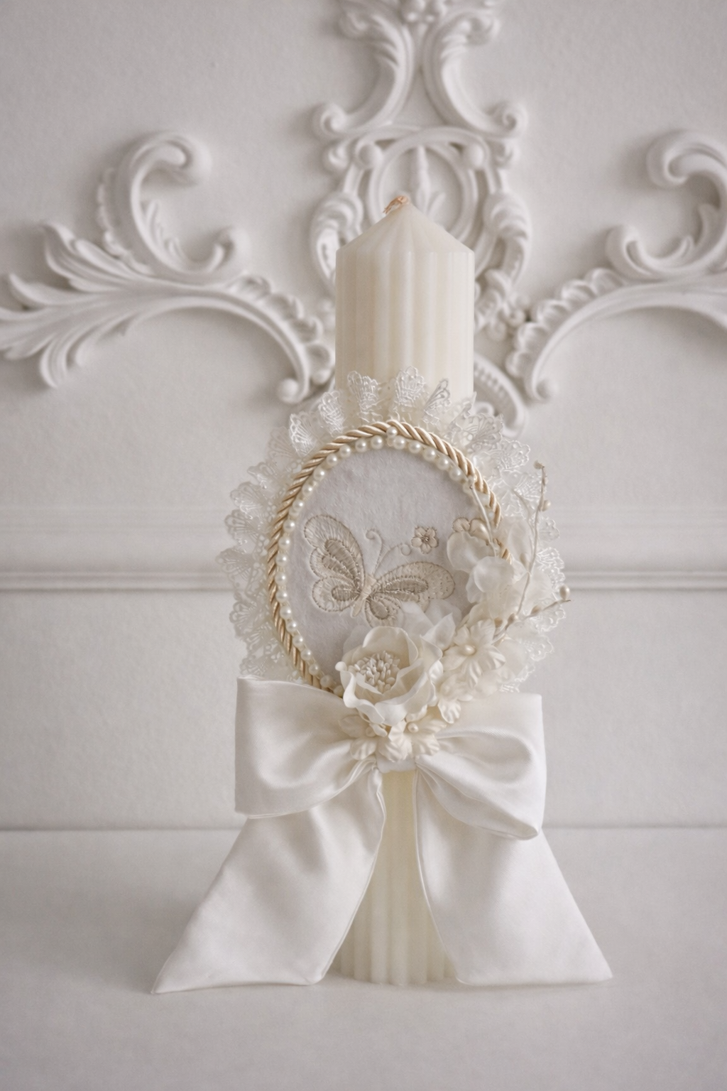 Set Botez Complet Fetiță Madeline – Rochie ,Lumanare și Trusou Personalizat Ivory
