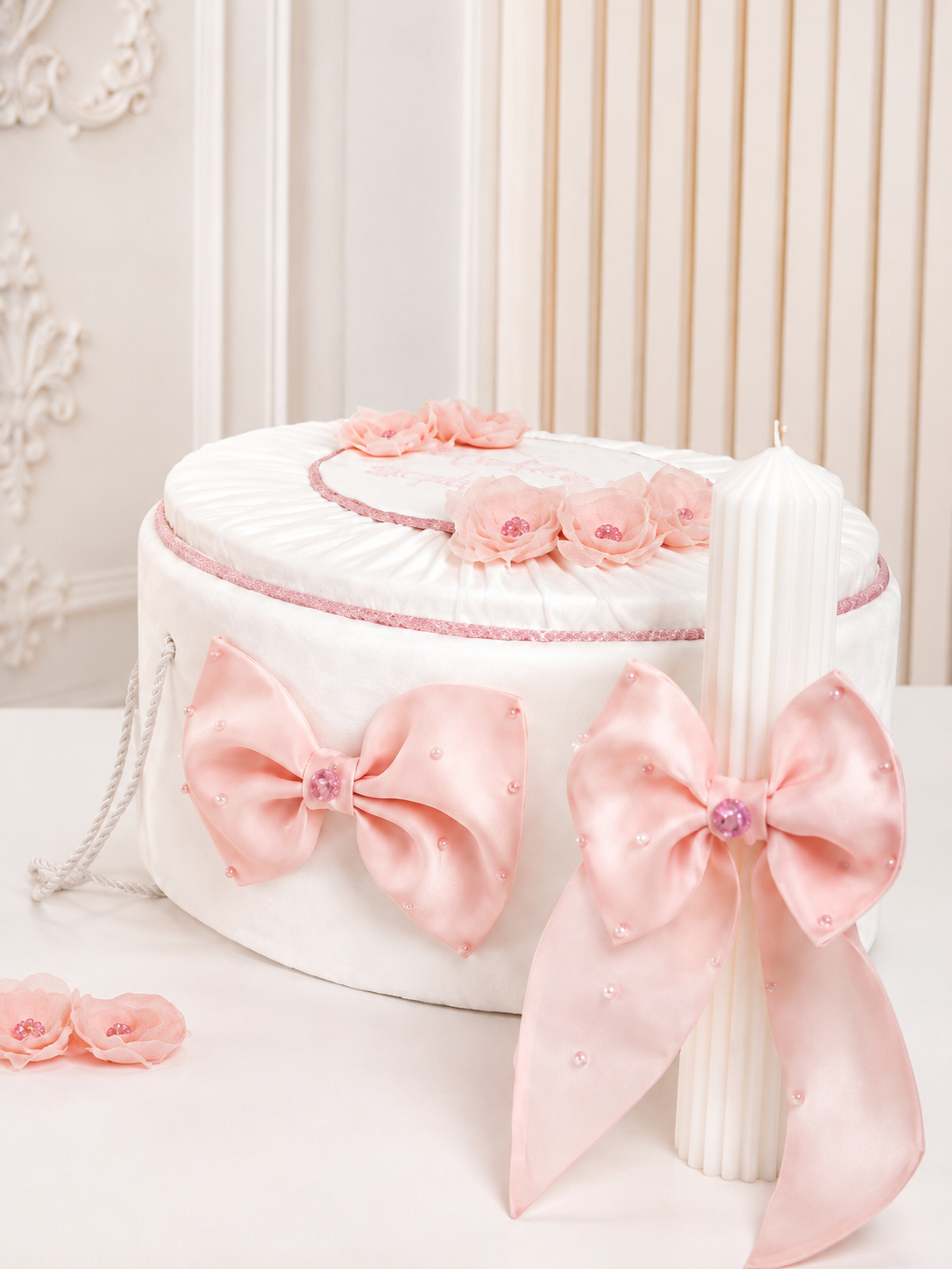 Set Complet Botez Fetiță Roz Pudrat Personalizat - Rosalie– Privet Collection | Rochiță, Trusou și Lumânare