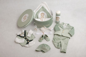 Set complet botez băieți - Costum botez + Trusou + Lumanare -tematică Leuț
