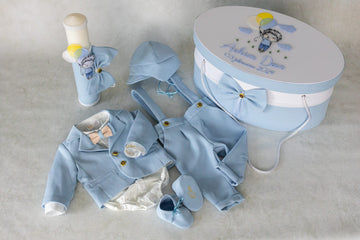 Set complet botez băieți Boy with Balloons Costum botez + Trusou + Lumanare