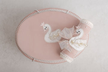 Trusou Botez White Swan