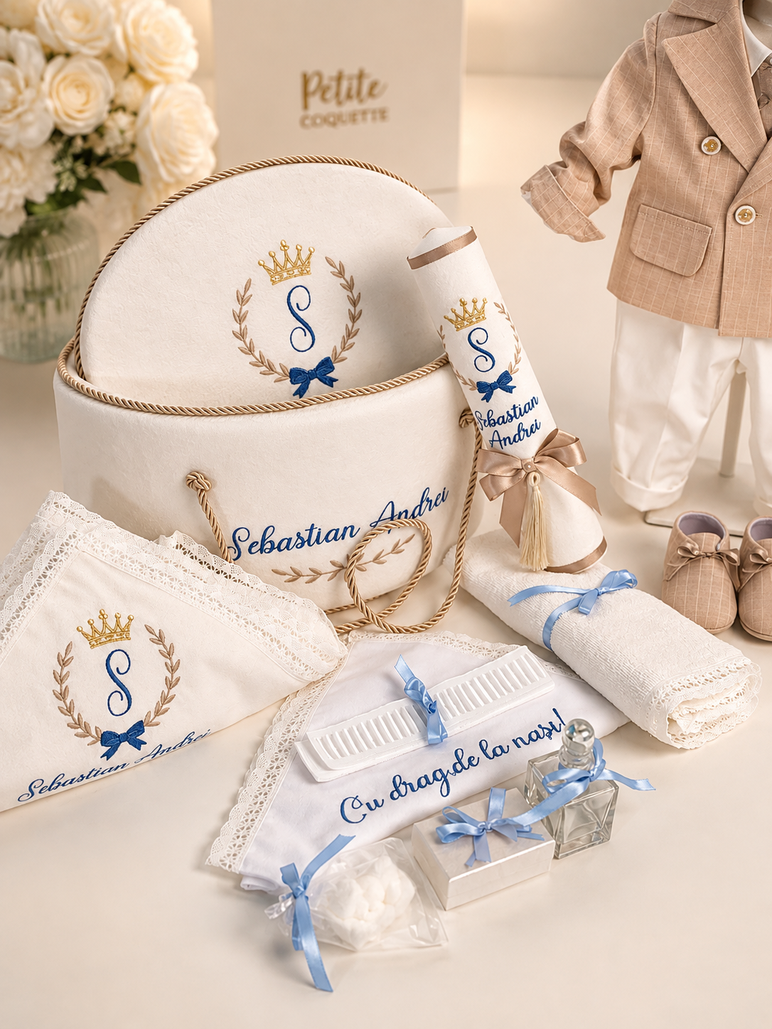 Set complet botez băiat Moretti  – costumaș, trusou și lumânare personalizată