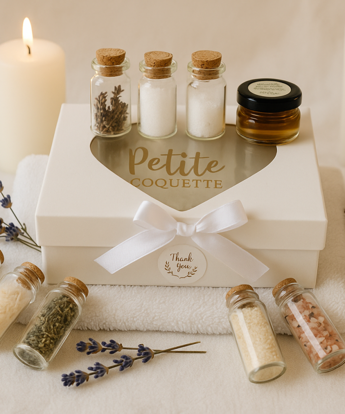 Set mirodenii pentru prima băiță cu nașii in cutie ivoire